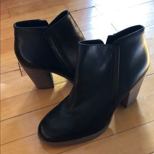 GUESS black booties with tan heel